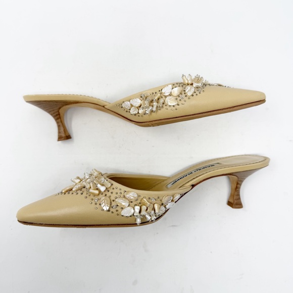 Manolo Blahnik Mother of Pearl Embellished Kitten Heel Mule Womens Size EU 37.5 - Picture 6 of 9